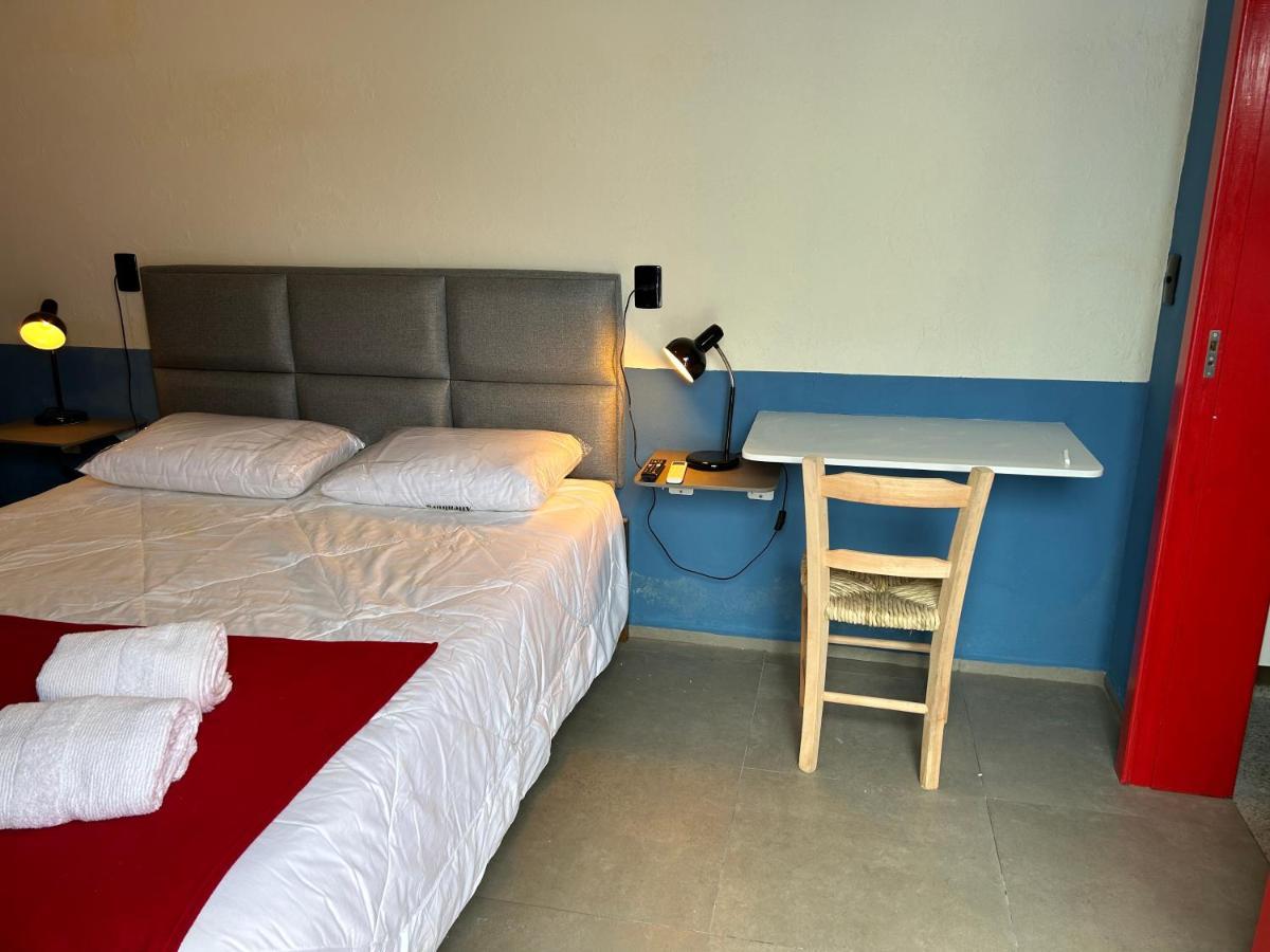 Pequena Mykonos Hotel Пеня Екстериор снимка